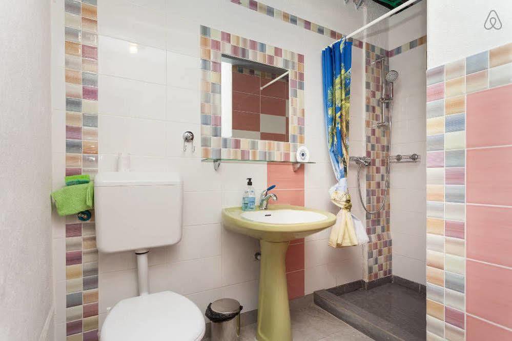 Roundabout Hostel - Hostel Rovinj Exterior foto